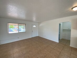 2721 Aliso Dr NE in Albuquerque, NM - Building Photo - Building Photo