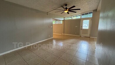 1053 Cherbourg Ave E in Jacksonville, FL - Building Photo - Building Photo