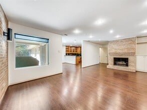 3553 Northwest Pkwy in Dallas, TX - Building Photo - Building Photo