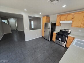 11150 Ranch Valley St in Las Vegas, NV - Foto de edificio - Building Photo
