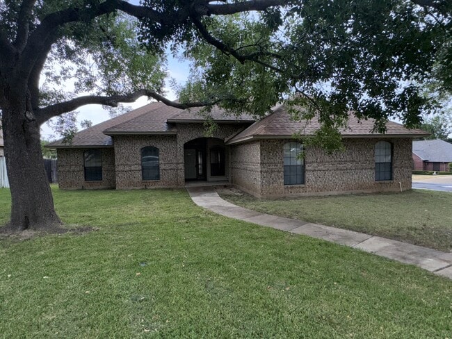 property at 1801 Thomas Ct