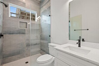 2713 Bristol Dr in Austin, TX - Building Photo - Building Photo