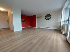 11811 Lake Ave, Unit 403 in Lakewood, OH - Building Photo - Building Photo