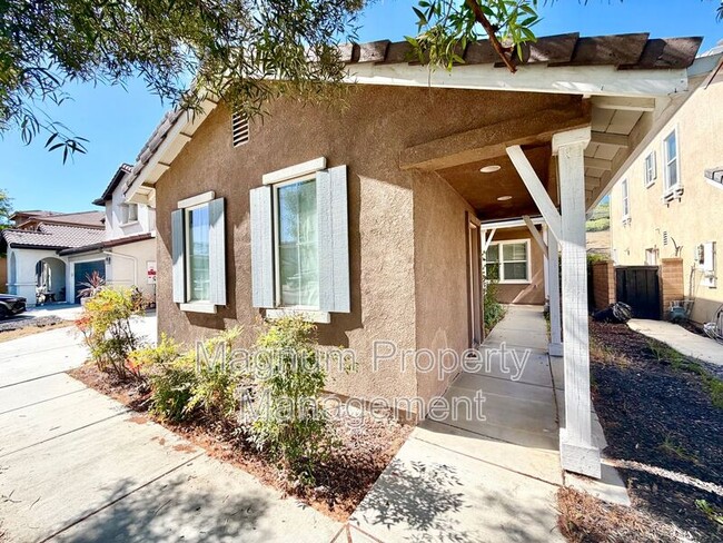 29751 Maxmillian Ave in Murrieta, CA - Building Photo - Building Photo