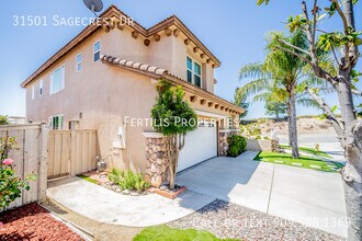 31501 Sagecrest Dr in Lake Elsinore, CA - Foto de edificio - Building Photo