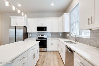 118 Gadwall Dr in Youngsville, LA - Foto de edificio - Building Photo