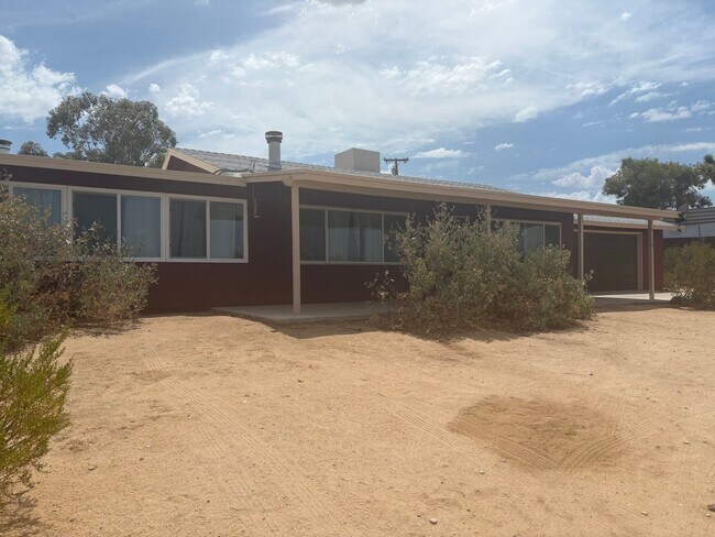 61381 Alta Mura Dr in Joshua Tree, CA - Building Photo - Building Photo