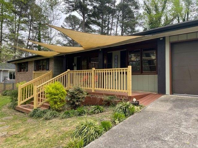 5889 N Fulton Cir NW in Norcross, GA - Foto de edificio - Building Photo