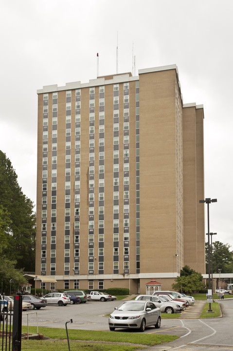 Vineville Christian Towers in Macon, GA - Building Photo