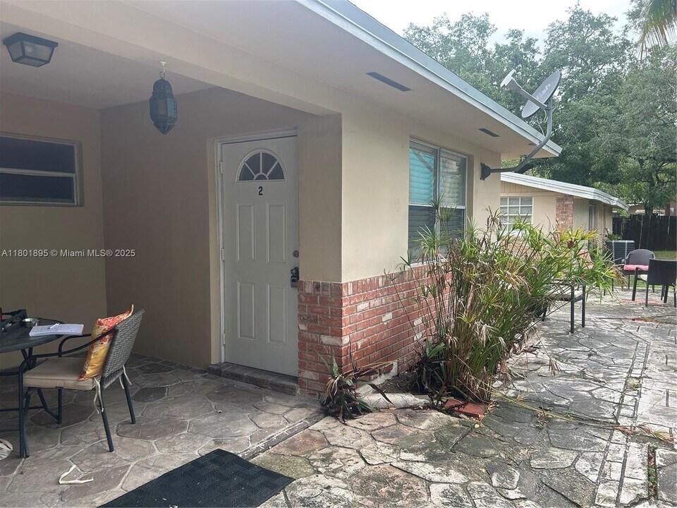 1111 SW 2nd Ct in Fort Lauderdale, FL - Building Photo