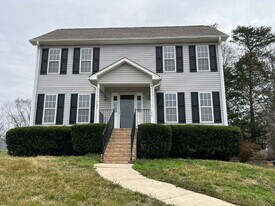 145 Fiddlers Run Ct in Kernersville, NC - Building Photo