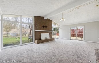 40960 W 10 Mile Rd in Novi, MI - Building Photo - Building Photo