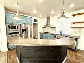 466 1st St in Willows, CA - Building Photo - Building Photo