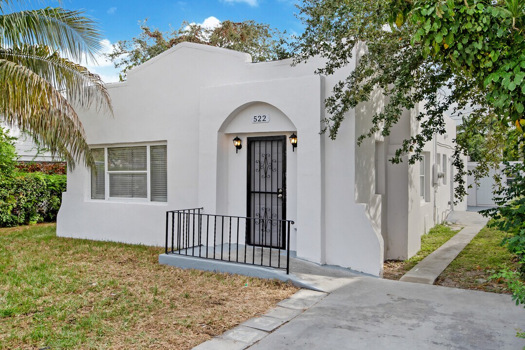 522 NW 47th Terrace in Miami, FL - Building Photo