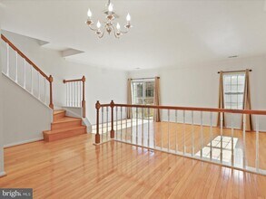 6751 Cardinal Woods Ct in Lorton, VA - Building Photo - Building Photo
