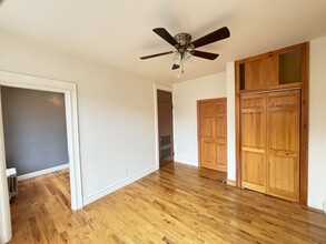 6077 71st Ave in Ridgewood, NY - Building Photo - Building Photo