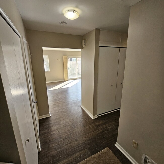 967 Kirts Blvd in Troy, MI - Building Photo - Building Photo
