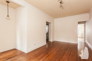 736 W Addison St, Unit 748-S3 in Chicago, IL - Building Photo - Building Photo