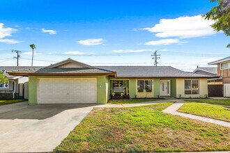 632 Kenoak Dr in Placentia, CA - Building Photo - Building Photo