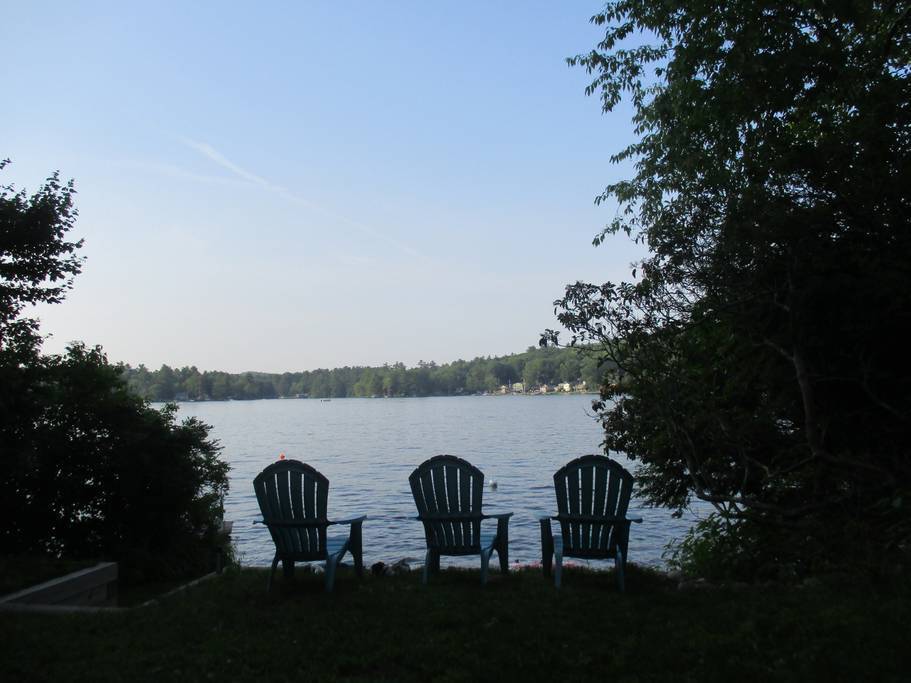 66 Lake Dr in Shutesbury, MA - Foto de edificio