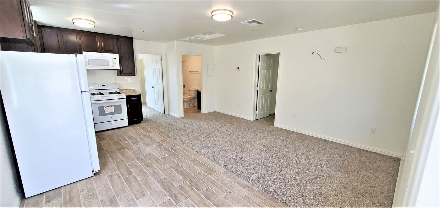 808 Emerson Ave in Calexico, CA - Building Photo