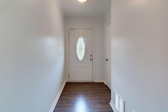 1304 Loma Dr in Austin, TX - Building Photo - Building Photo