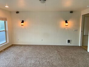 1435 Lakeshore Dr in Klamath Falls, OR - Foto de edificio - Building Photo