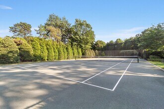 49 Midhampton Ave in Quogue, NY - Building Photo - Building Photo