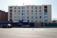 Sage House in East Elmhurst, NY - Foto de edificio - Building Photo