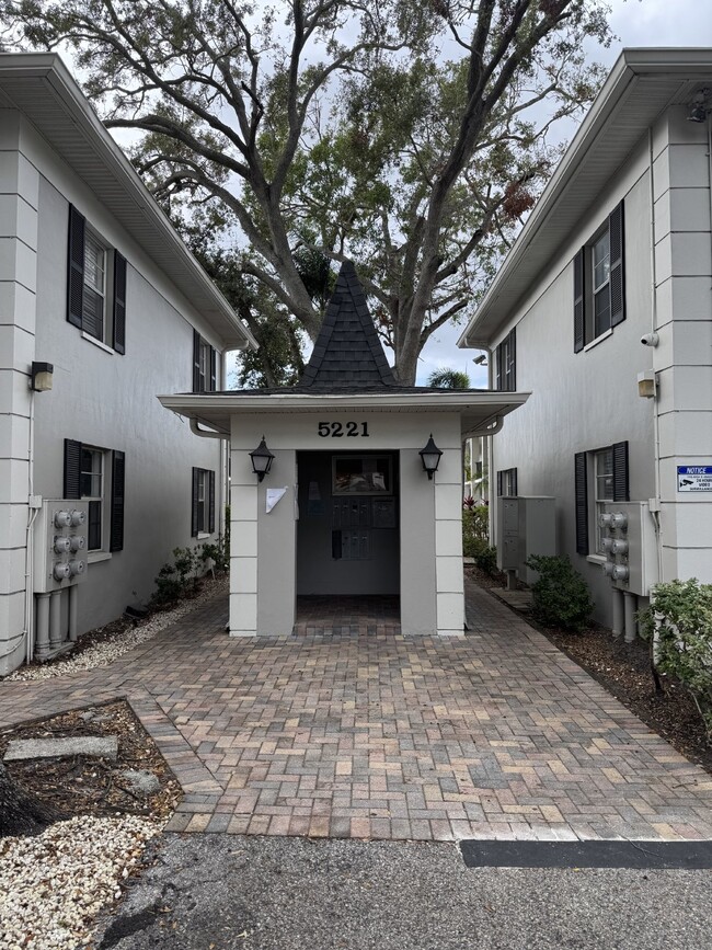 property at 5221 Bayshore Blvd