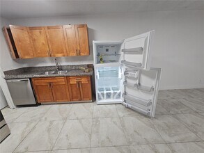 5615 NW 27th Ct-Unit -5615 in Lauderhill, FL - Building Photo - Building Photo