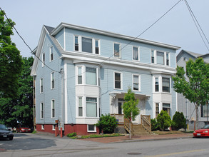 823 Congress St in Portland, ME - Foto de edificio - Building Photo