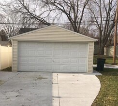 3829 Bacon Ave in Berkley, MI - Building Photo - Building Photo