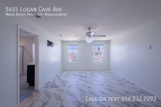 5455 Logan Cave Ave in Wimauma, FL - Building Photo - Building Photo