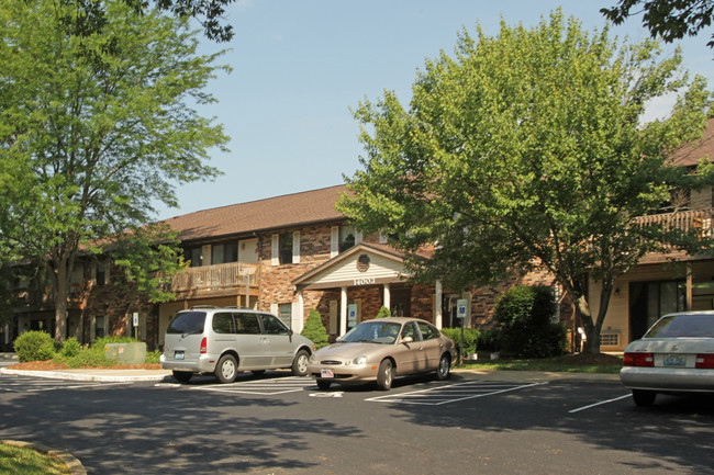 Chenoweth Woods 62+ in Louisville, KY - Building Photo - Building Photo