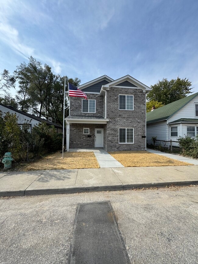 property at 528 N Elder Ave