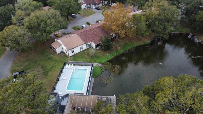 10319 Councils Way in Temple Terrace, FL - Foto de edificio - Building Photo