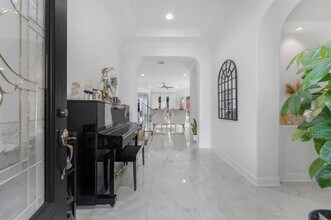 2723 Tudor Manor in Houston, TX - Building Photo - Building Photo
