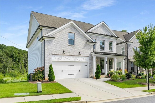 property at 520 Walden Glen Ln