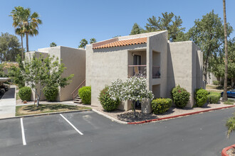 Village One in Scottsdale, AZ - Foto de edificio - Primary Photo