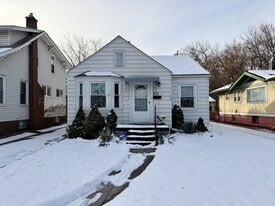 205 Laprairie St in Ferndale, MI - Building Photo