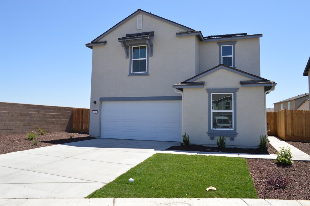 4496 Andrea Dr in Merced, CA - Building Photo