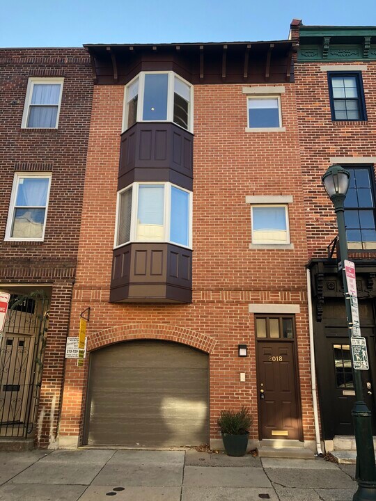 2018 South St, Unit 3 in Philadelphia, PA - Building Photo