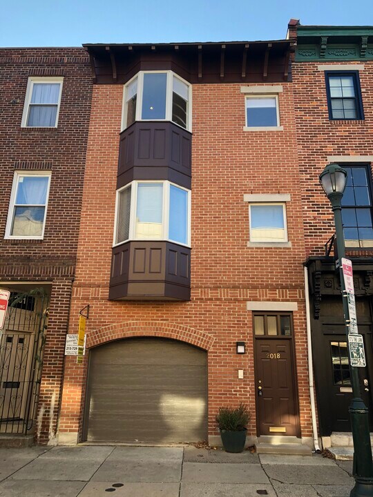 2018 South St, Unit 3 in Philadelphia, PA - Foto de edificio