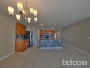 316 Harbour Wy in Mulberry, FL - Building Photo - Building Photo