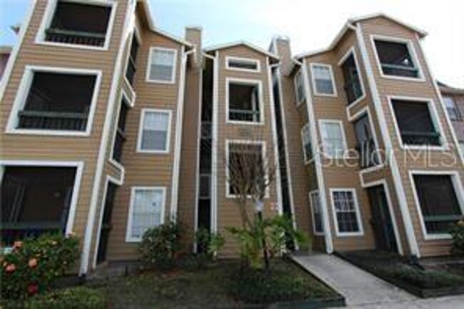 4301 Lizshire Ln in Orlando, FL - Building Photo - Building Photo