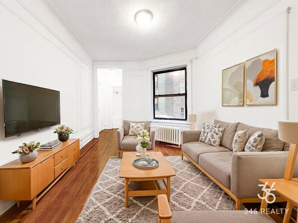 Seaman Avenue in New York, NY - Foto de edificio