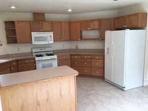 23838 Sleepy Cir in Anchorage, AK - Building Photo - Building Photo