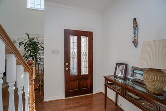1131 Enclave Square E in Houston, TX - Building Photo - Building Photo