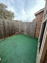 2512 Mallard Cove in Carrollton, TX - Foto de edificio - Building Photo